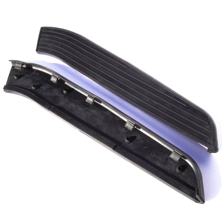 aac136--baywindow-rubber-cab-steps-each